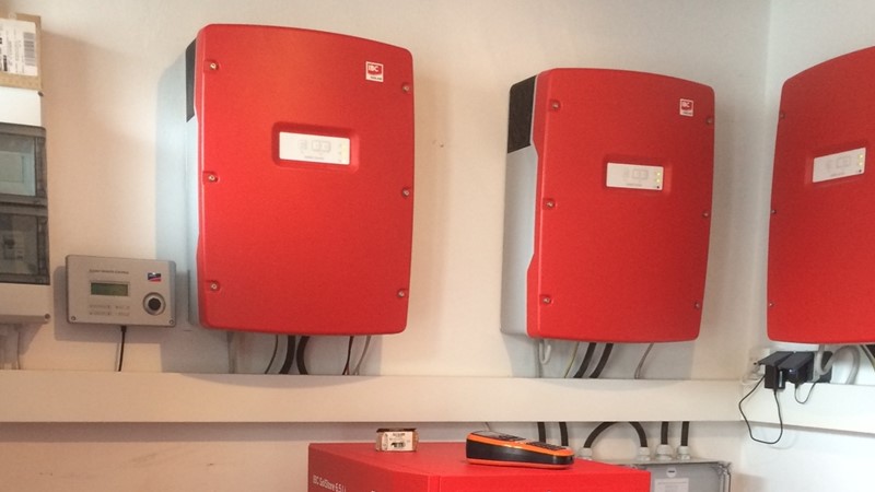 Gemeinde Horn 30Kwh Accu speist die LED Ortsbeleuchtung